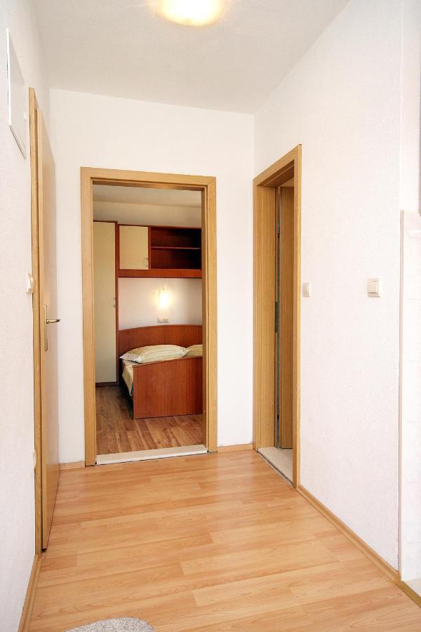 Apartments By The Sea Drvenik Donja Vala, Makarska - 6701 Екстериор снимка