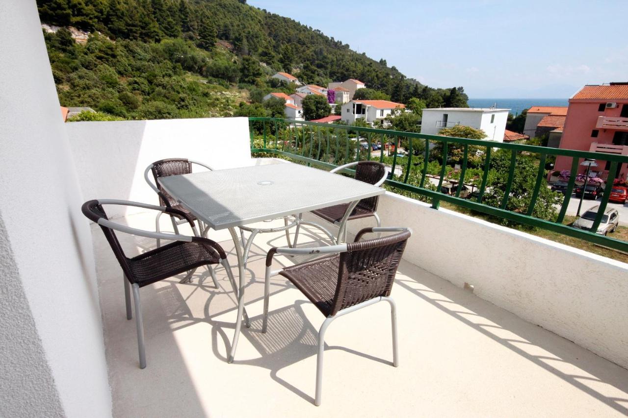 Apartments By The Sea Drvenik Donja Vala, Makarska - 6701 Екстериор снимка