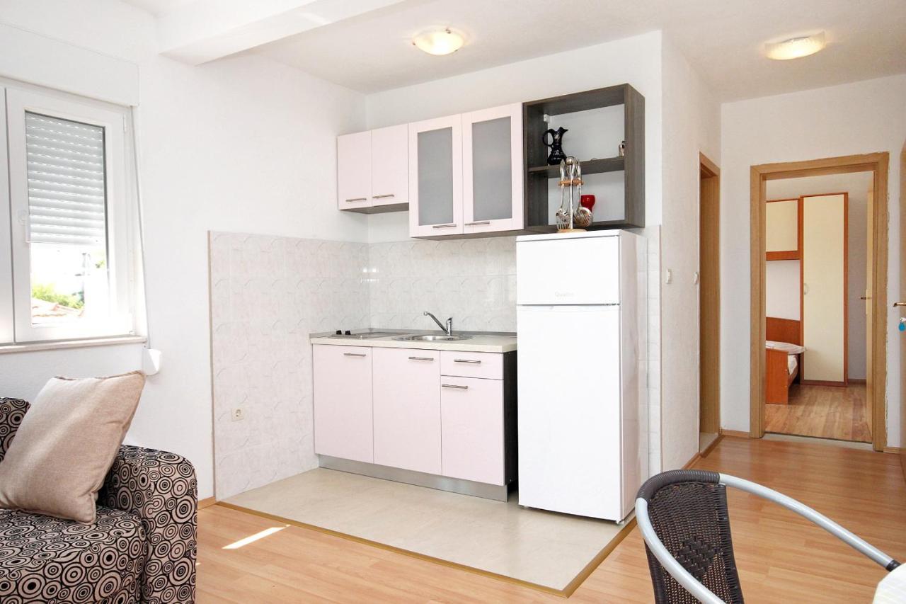 Apartments By The Sea Drvenik Donja Vala, Makarska - 6701 Екстериор снимка