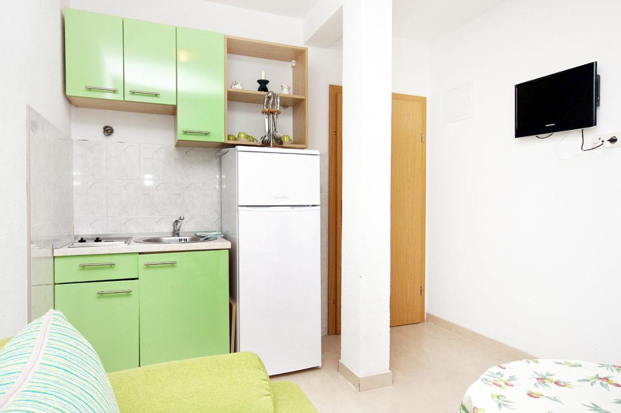 Apartments By The Sea Drvenik Donja Vala, Makarska - 6701 Екстериор снимка